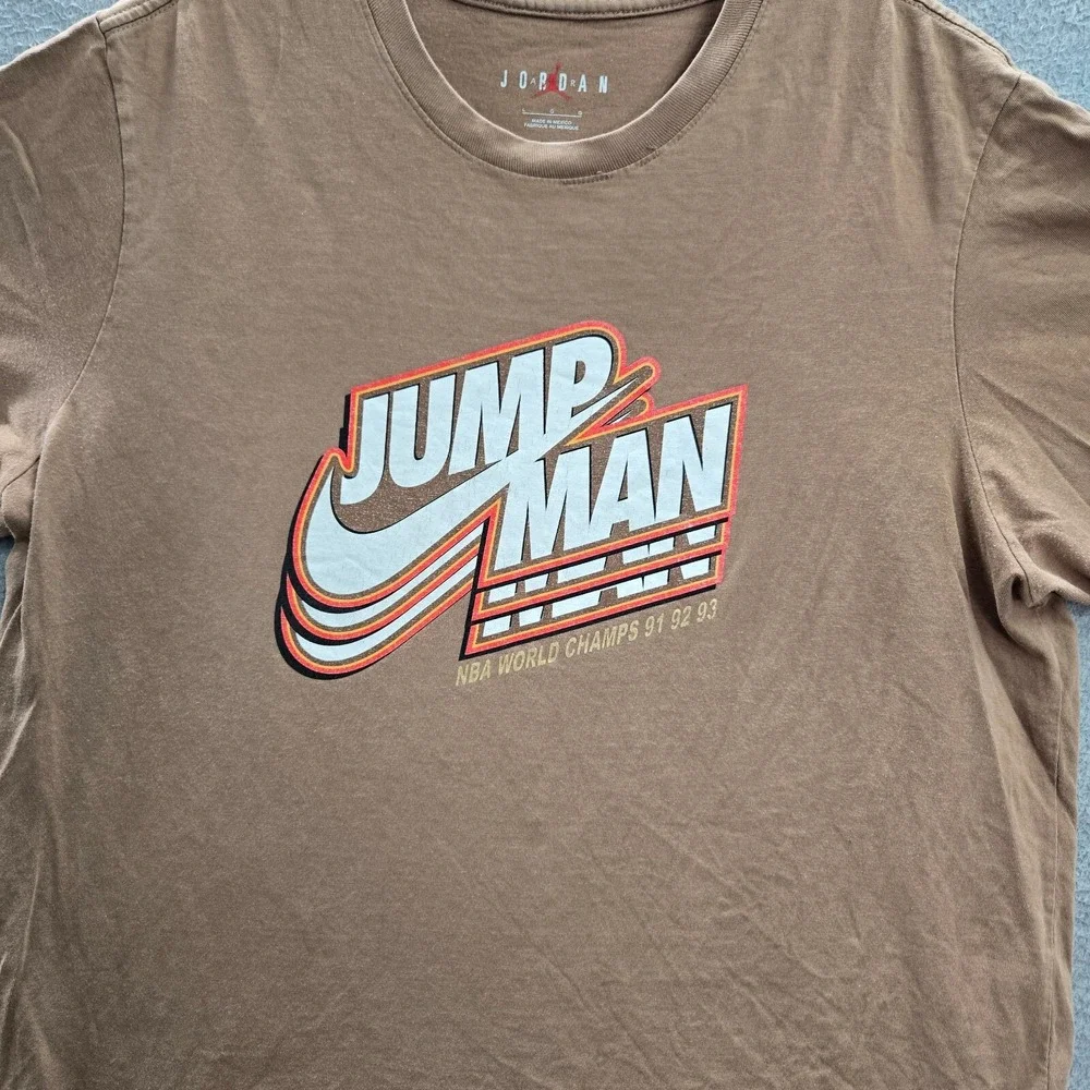 Air Jordan Men Shirt Large Brown Jump Man World Champs Logo Graphic Crew Neck‎